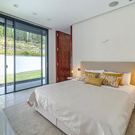 Willa Luxury Close To The Golf
